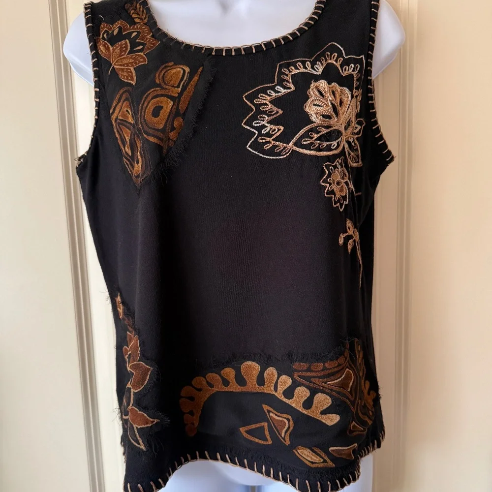 West End Embroidered Tank size Medium - Picture 1 of 10